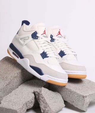 Jordan 4 Retro SB "Navy" ------------------------------------------------------ 💵 Dostupné nyní na našem e-shopu...